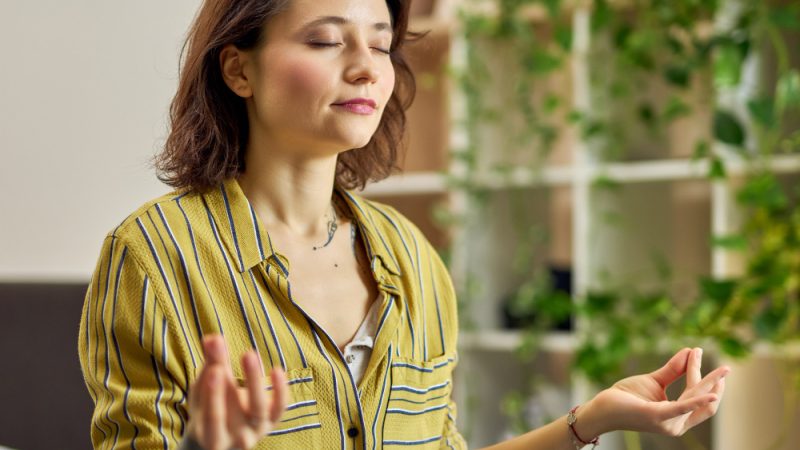 Tehnici de mindfulness pentru o viață mai calmă și conștientă