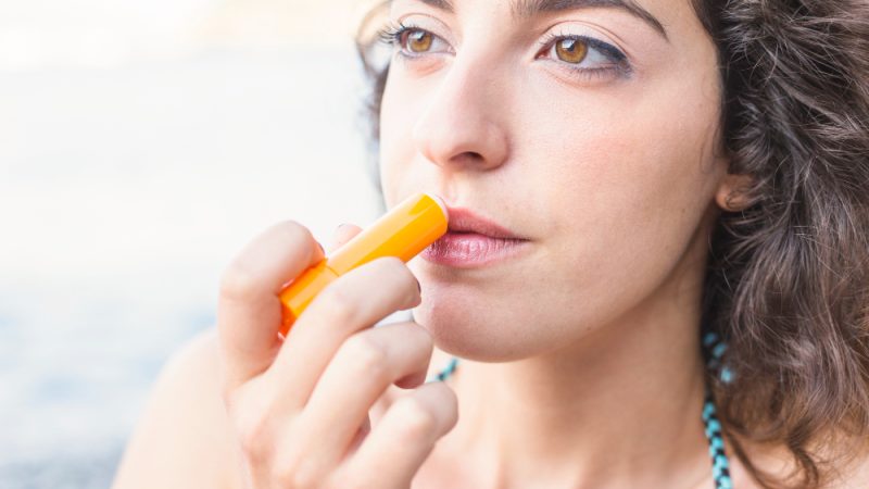 Trucuri pentru un machiaj de vară ușor și rezistent