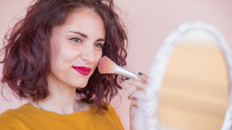 10 trucuri de makeup pentru a obține un look flawless