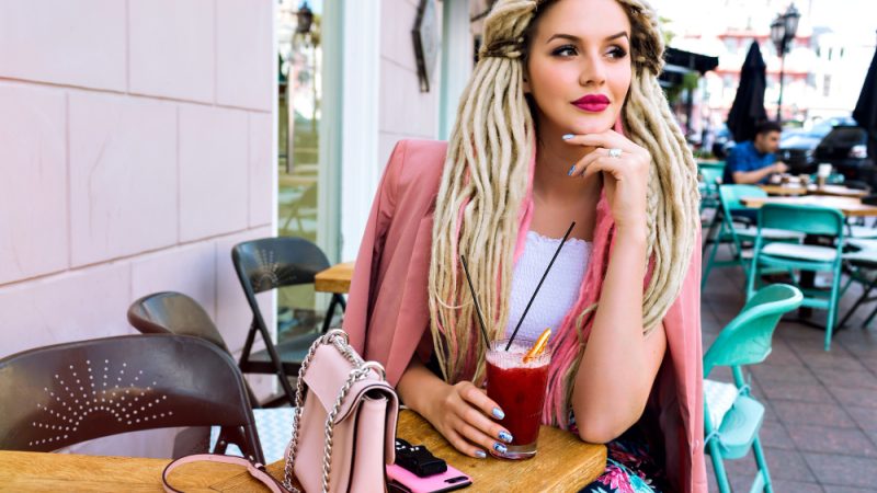 Top 5 coafuri care completează perfect ținutele tale de modă