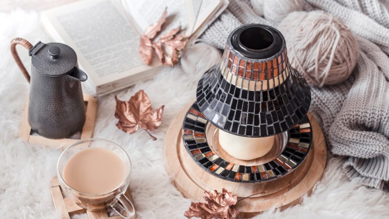 Casa cu obiecte de decor inspirate de materiale naturale, nu de trenduri trecătoare